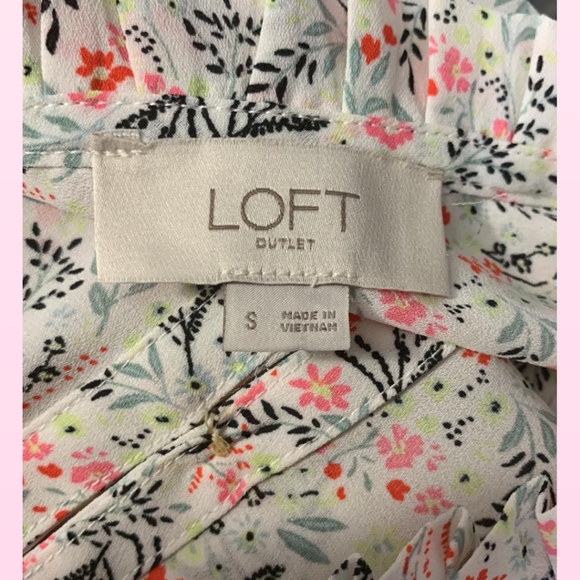 Loft sz Small Cream Colored Floral Blouse - Picture 4 of 5